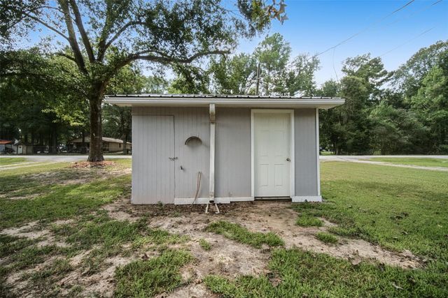 112 Lone Pine Drive, Huffman, TX 77336