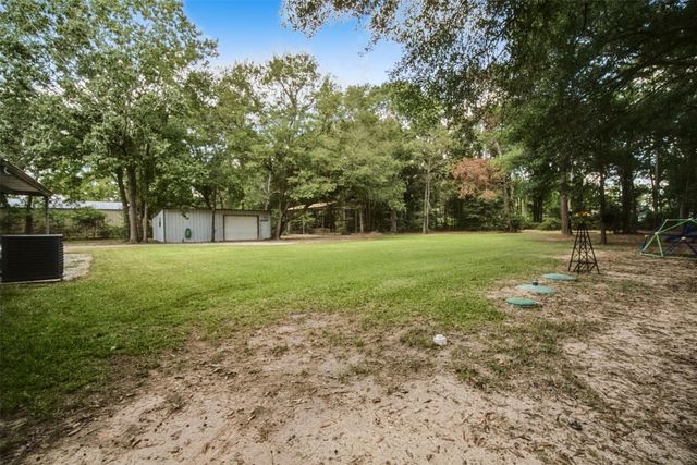 112 Lone Pine Drive, Huffman, TX 77336