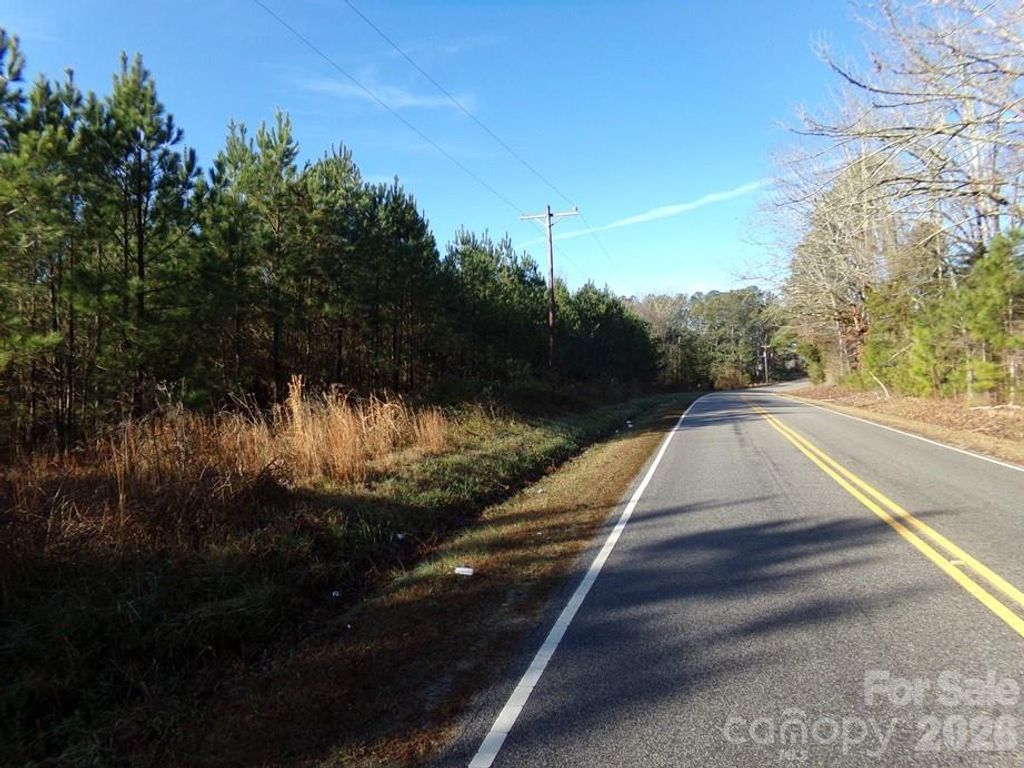 Image 1 of property listing at 104 Ac Cedarhurst Road, Chester, SC 29706