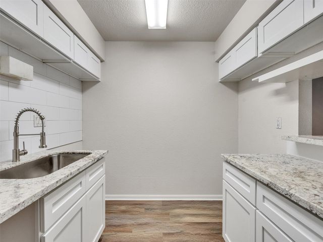 1860 White Oak Drive 333, Houston, TX 77009