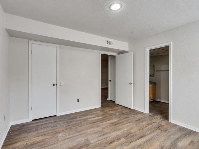 1860 White Oak Drive 333, Houston, TX 77009