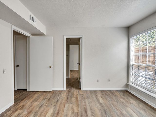 1860 White Oak Drive 333, Houston, TX 77009