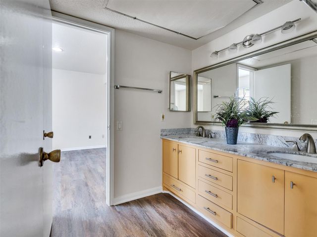 1860 White Oak Drive 333, Houston, TX 77009