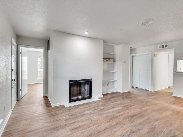 1860 White Oak Drive 333, Houston, TX 77009