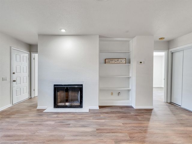 1860 White Oak Drive 333, Houston, TX 77009