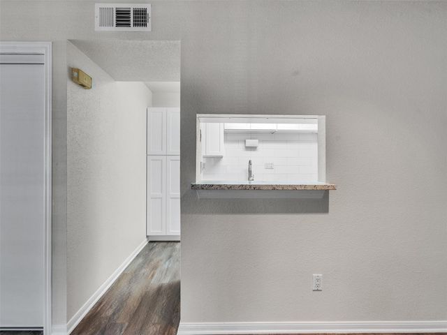 1860 White Oak Drive 333, Houston, TX 77009