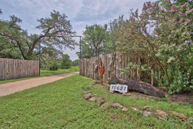 10621 Fm 150 W, Driftwood, TX 78619