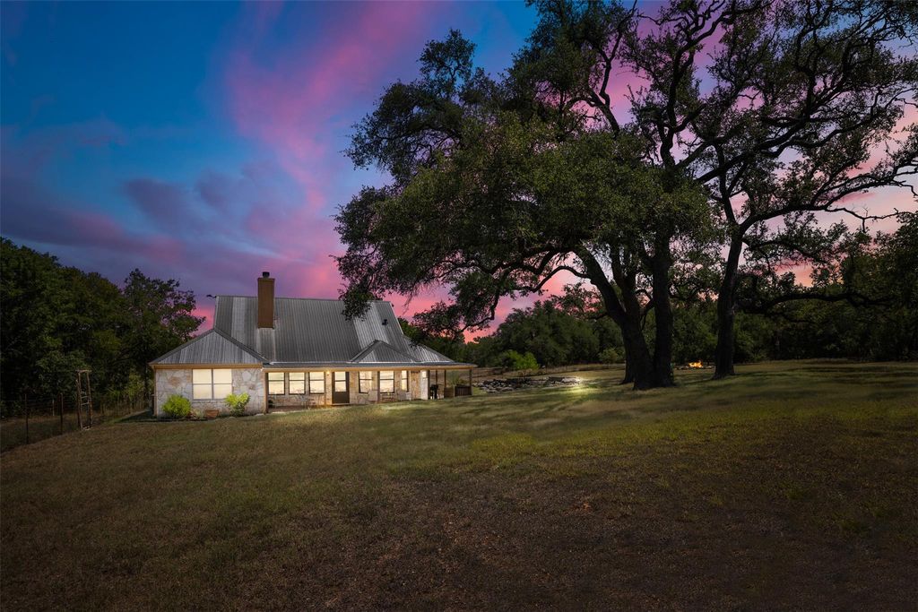 10621 Fm 150 W, Driftwood, TX 78619