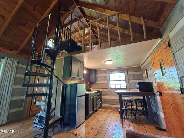 1450 Cabin Way, Del Rio, TN 37727