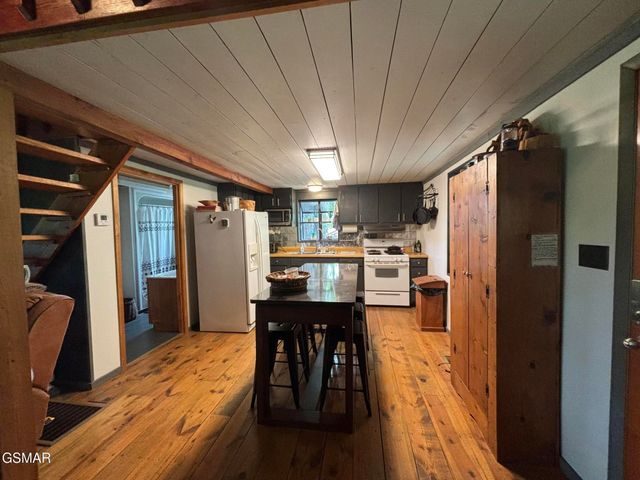 1450 Cabin Way, Del Rio, TN 37727