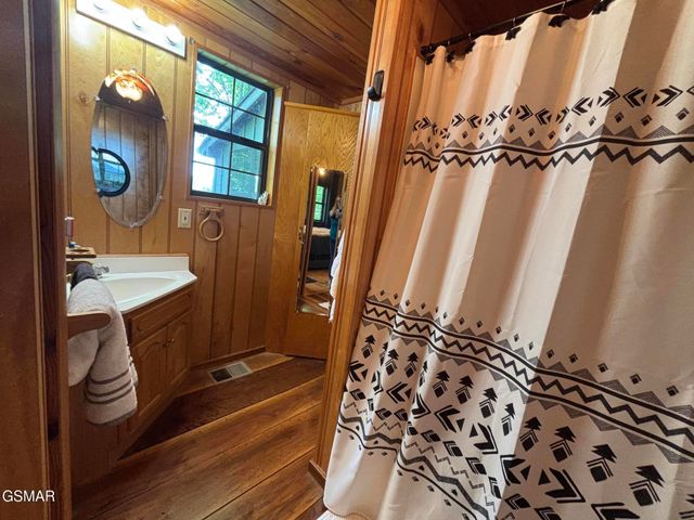 1450 Cabin Way, Del Rio, TN 37727