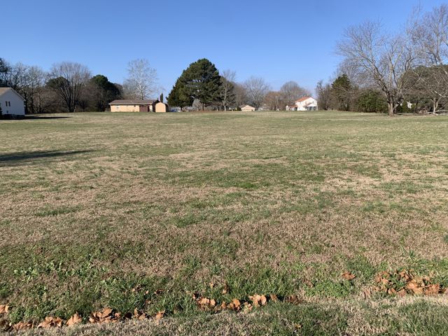 301 Rosson St, Summertown, TN 38483