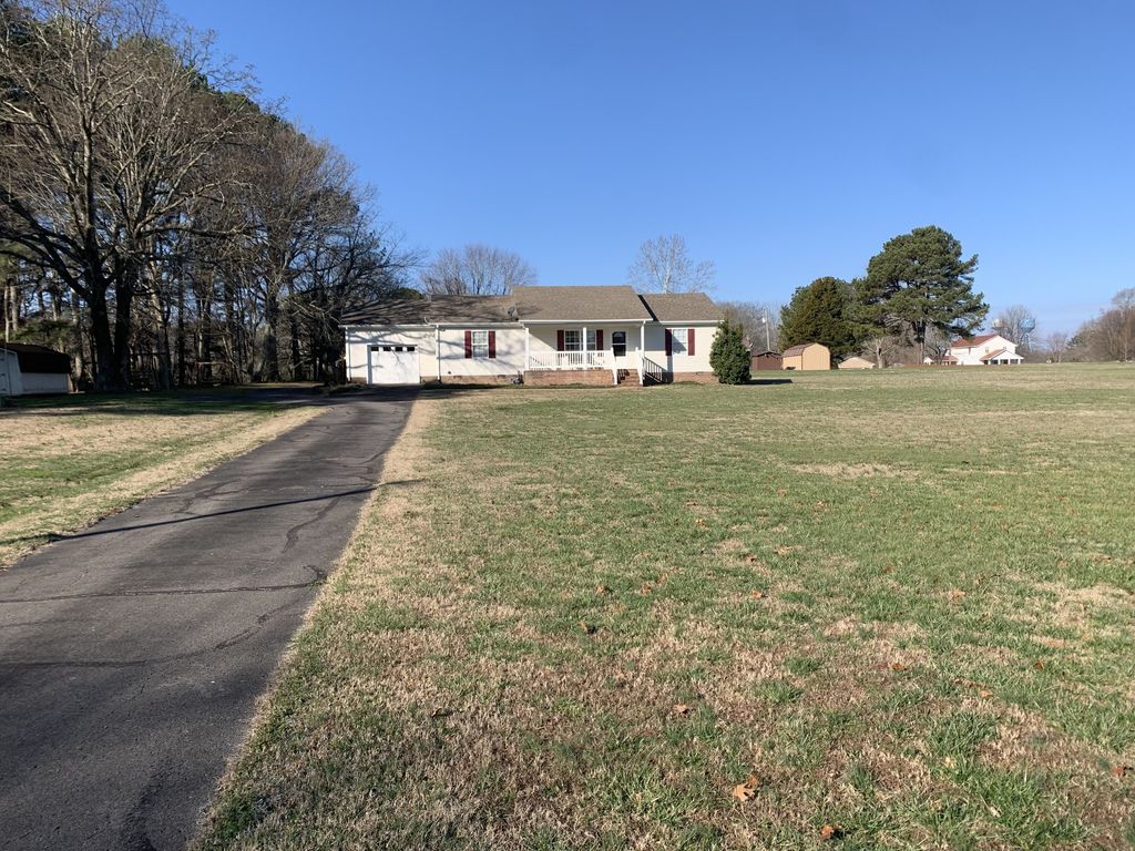 301 Rosson St, Summertown, TN 38483