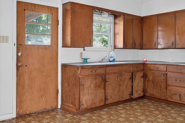 1204 Bales Street, Cleburne, TX 76033