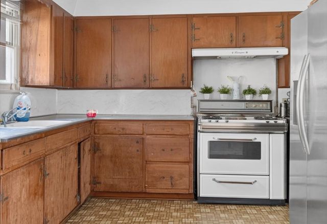 1204 Bales Street, Cleburne, TX 76033
