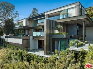 8741 St Ives Drive, Los Angeles, CA 90069