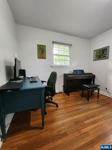 20 Elmwood Terrace, Cresskill, NJ 07626