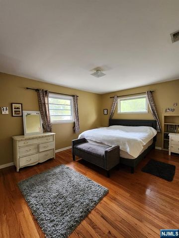 20 Elmwood Terrace, Cresskill, NJ 07626