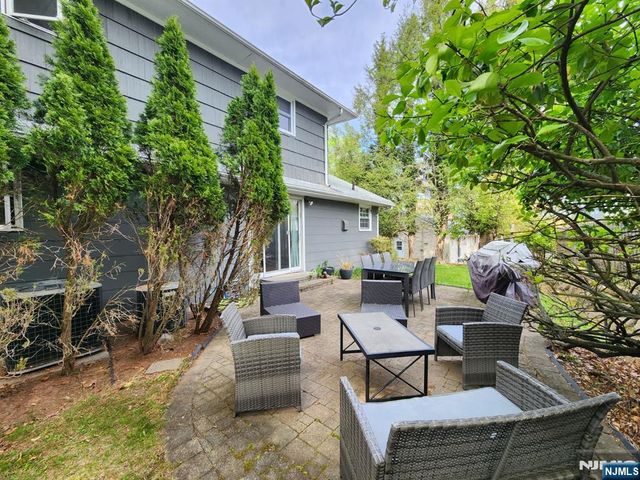 20 Elmwood Terrace, Cresskill, NJ 07626