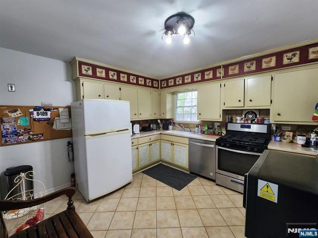 20 Elmwood Terrace, Cresskill, NJ 07626
