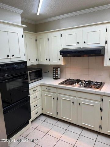 1302 Itasca Street, Plainview, TX 79072