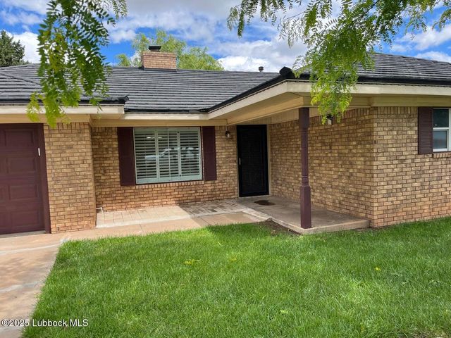 1302 Itasca Street, Plainview, TX 79072