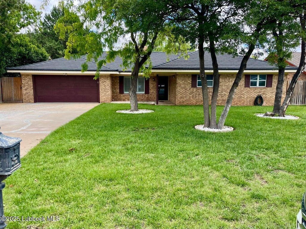 1302 Itasca Street, Plainview, TX 79072