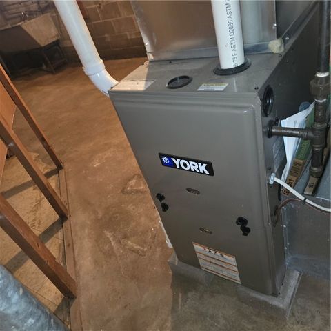 561 Gillett Road, Ogden, NY 14559