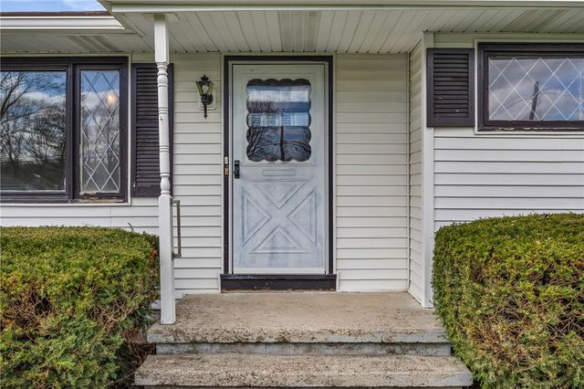 561 Gillett Road, Ogden, NY 14559