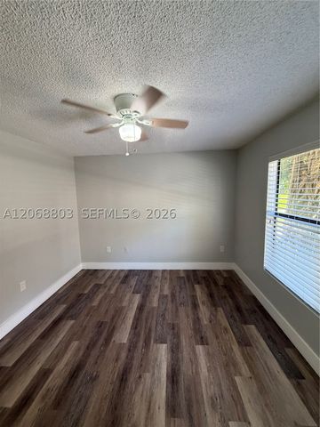 15600 SW 106th Ln 1007, Miami, FL 33196