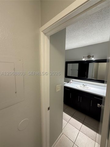 15600 SW 106th Ln 1007, Miami, FL 33196