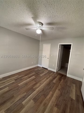 15600 SW 106th Ln 1007, Miami, FL 33196