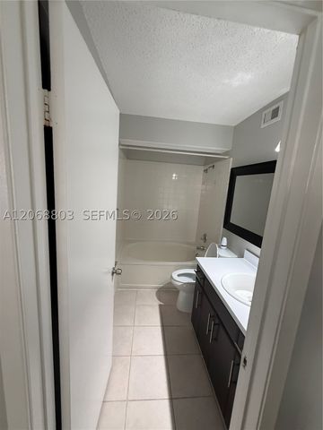 15600 SW 106th Ln 1007, Miami, FL 33196