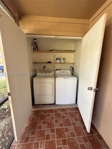 15600 SW 106th Ln 1007, Miami, FL 33196