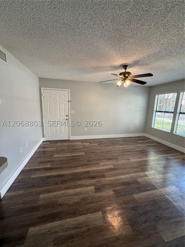 15600 SW 106th Ln 1007, Miami, FL 33196