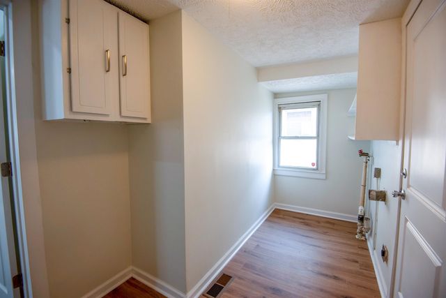 617 10th Ave W, Huntington, WV 25701