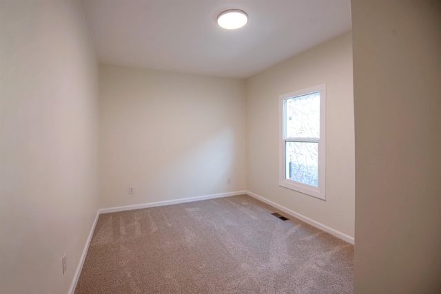 617 10th Ave W, Huntington, WV 25701