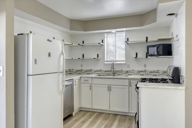 1522 W Alice Ave, Spokane, WA 99205
