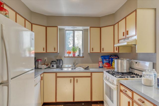 1522 W Alice Ave, Spokane, WA 99205