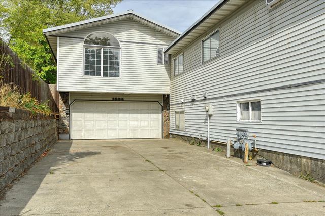 1522 W Alice Ave, Spokane, WA 99205