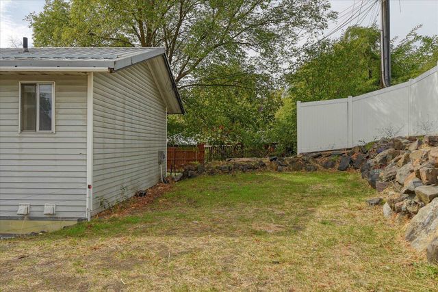 1522 W Alice Ave, Spokane, WA 99205