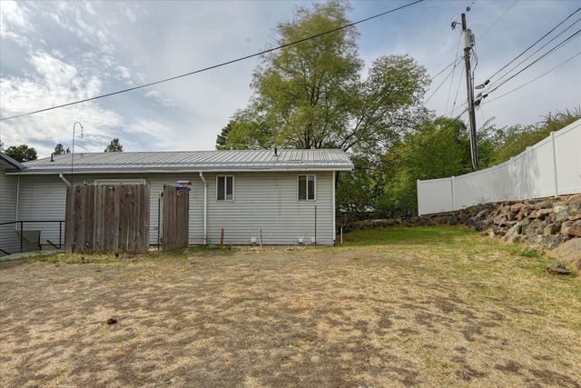 1522 W Alice Ave, Spokane, WA 99205