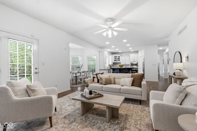 13867 Smokey Ridge Drive, Carmel, IN 46033