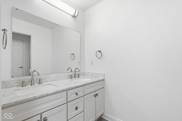13867 Smokey Ridge Drive, Carmel, IN 46033