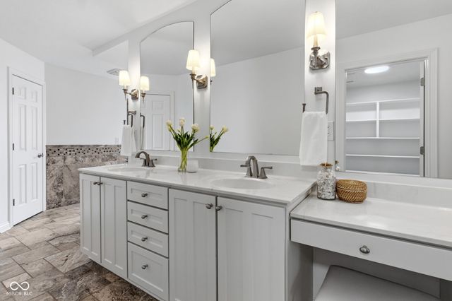 13867 Smokey Ridge Drive, Carmel, IN 46033