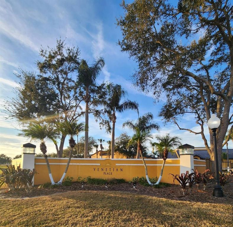 5737 GATLIN AVENUE 423, Orlando, FL 32822