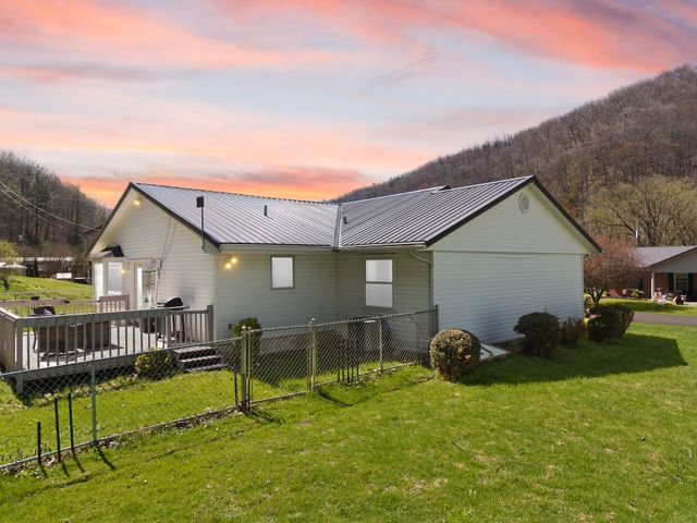 91 Maplewood Village, Banner, KY 41603