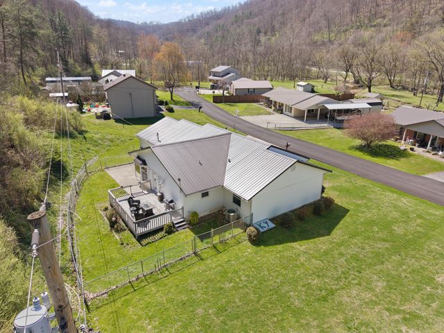 91 Maplewood Village, Banner, KY 41603