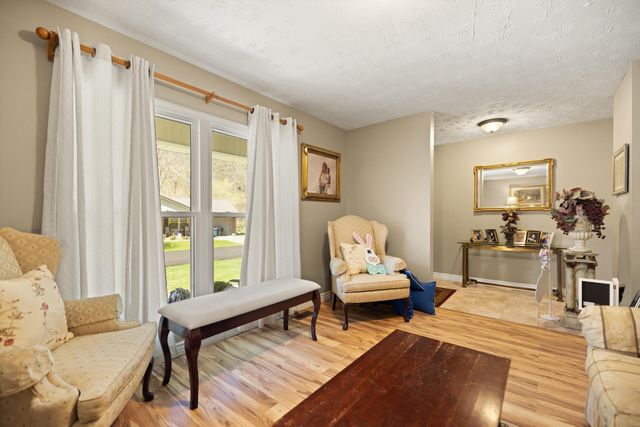 91 Maplewood Village, Banner, KY 41603