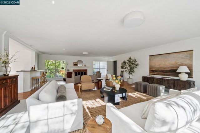 11 Bradley Ave, Walnut Creek, CA 94596